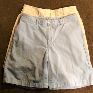 Vineyard vines khaki shorts!